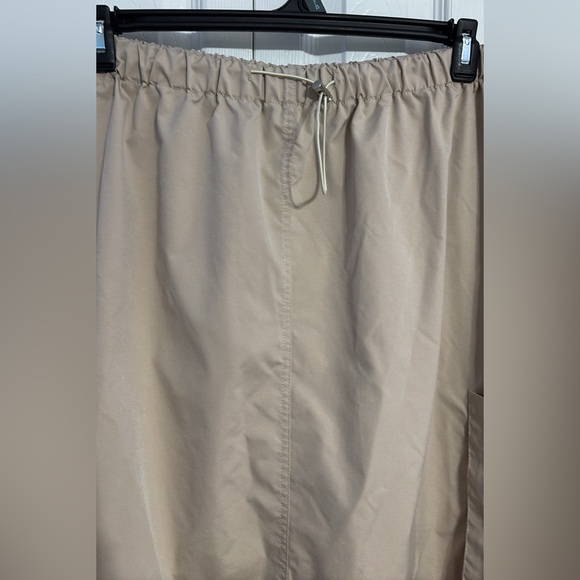 SHEIN ICON Gorpcore Pocket Side Drawstring Waist Parachute Skirt - Picture 3 of 10